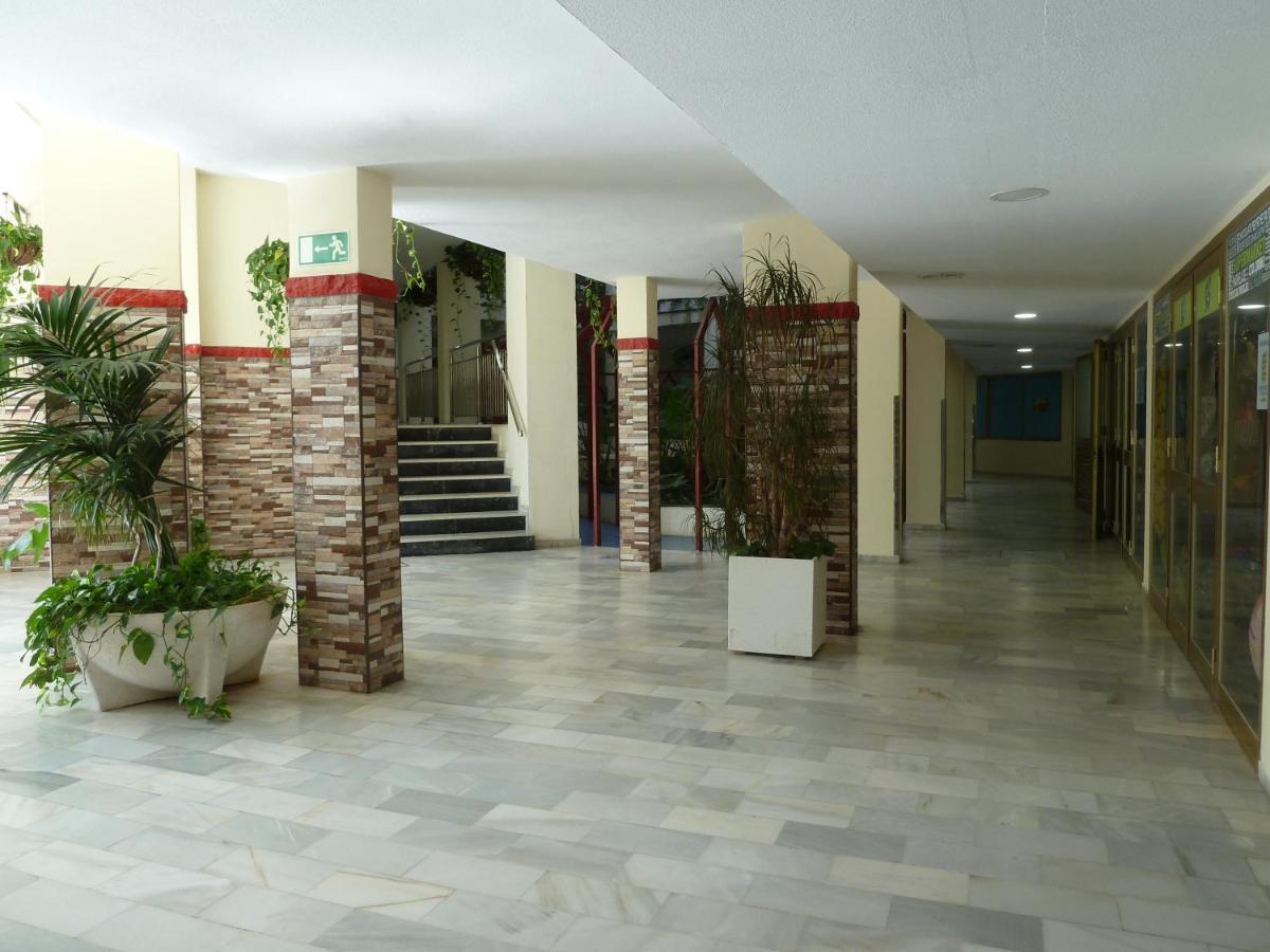 Parking Privado Benalbeach Benalmádena Exterior foto